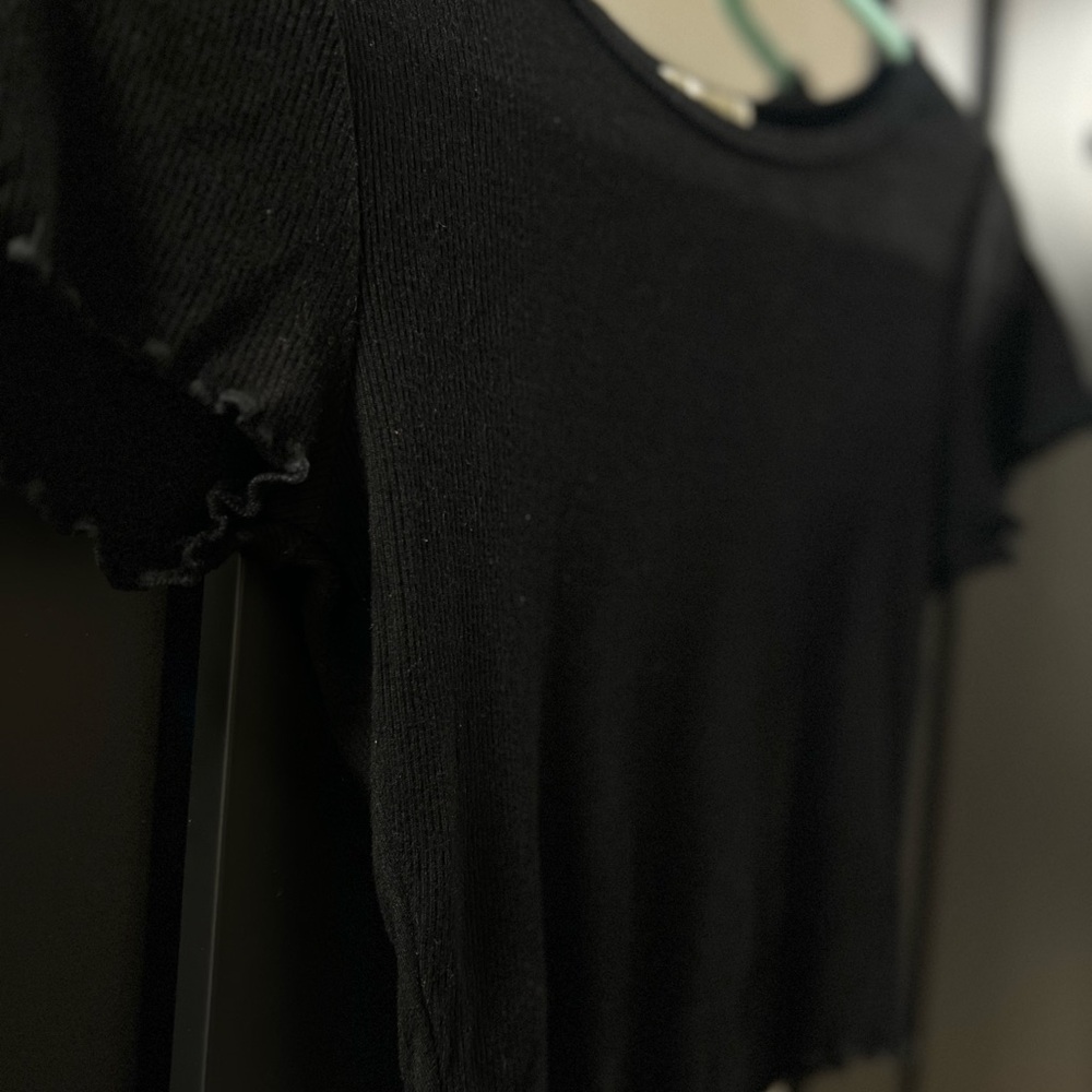 Bozzolo Classic Black Crop Top